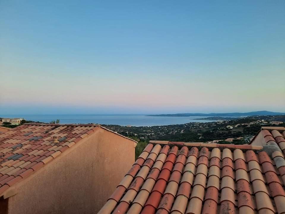 Tres Bel Appartement T3 Avec Splendide Vue Mer Les Issambres Exterior foto